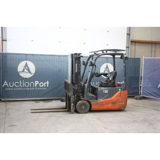 Toyota Traigo 18-47441051