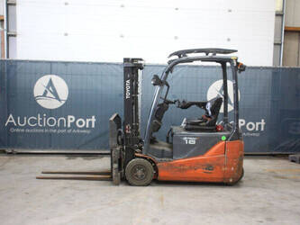 toyota-traigo-18-1456925-47441052
