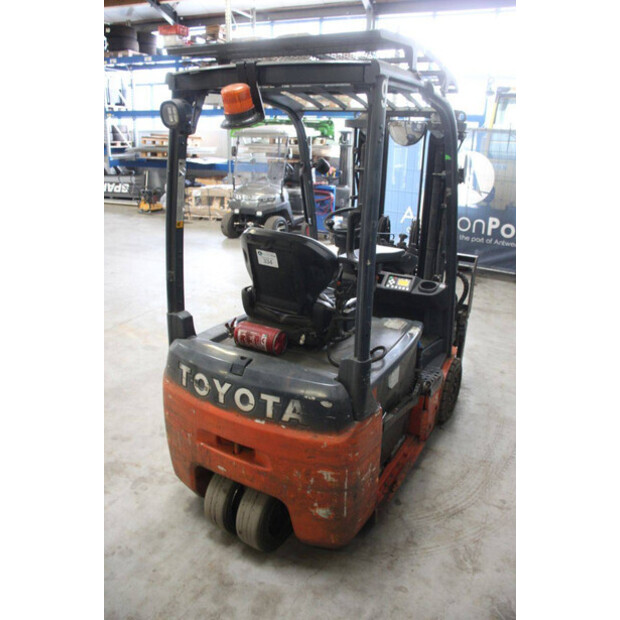Toyota Traigo 18-47441055