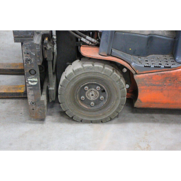 Toyota Traigo 18-47441064