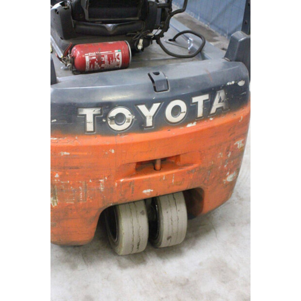Toyota Traigo 18-47441066