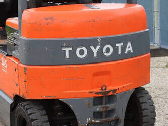 2010-toyota-7fbmf25-1456933-47441327