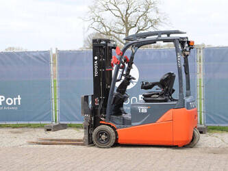 2021-toyota-8fbe18t-1456942-47441635