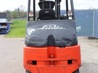2005-linde-e30-03-600-1456946-47441780