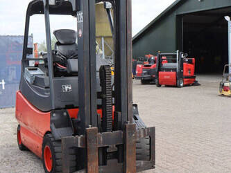 2005-linde-e30-03-600-1456946-47441782