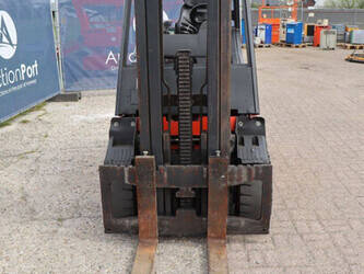 2005-linde-e30-03-600-1456946-47441783