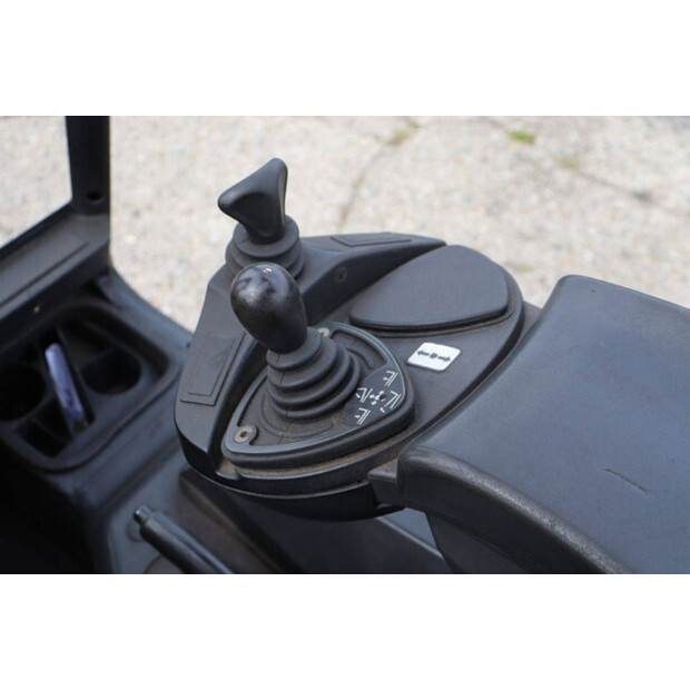 2005 Linde E30-03-600-47441800