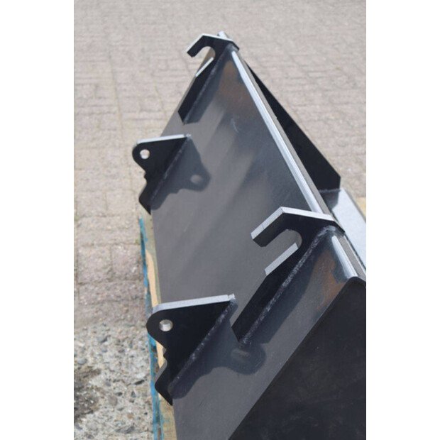 2026 Panther W25-47441943