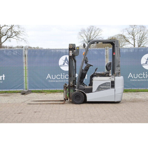 2011 NISSAN 1N1L18Q-47441980