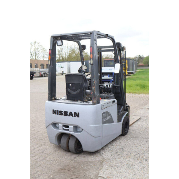 2011 NISSAN 1N1L18Q-47441984