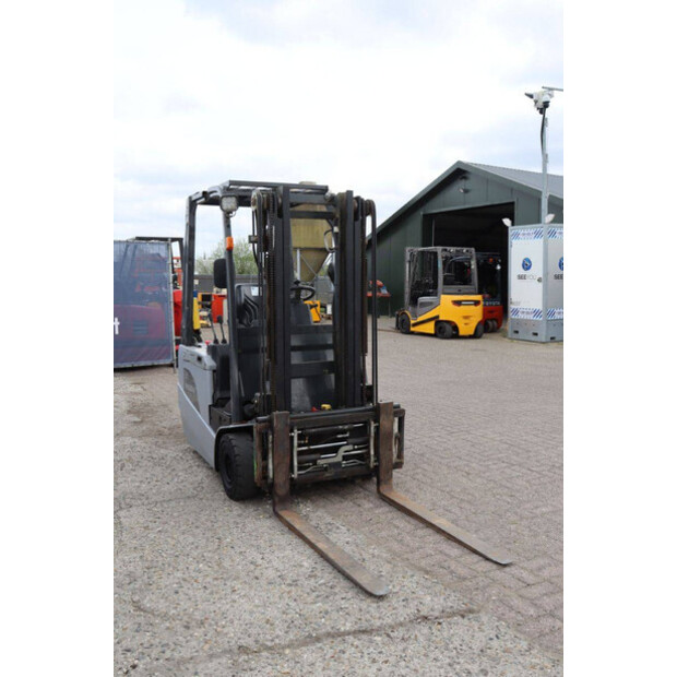 2011 NISSAN 1N1L18Q-47441985