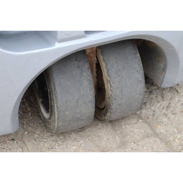 2011 NISSAN 1N1L18Q-47441994