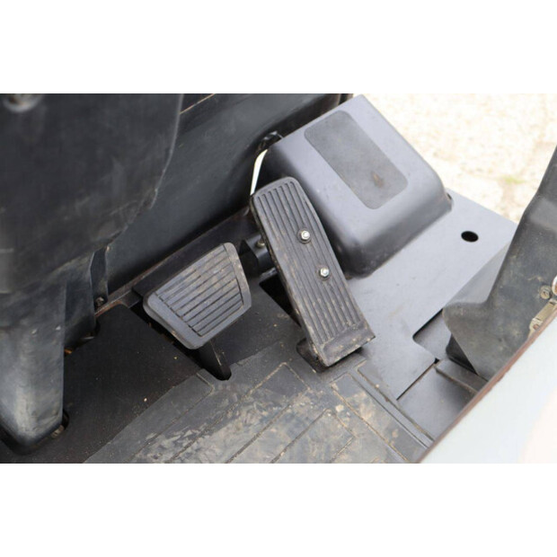 2011 NISSAN 1N1L18Q-47441999