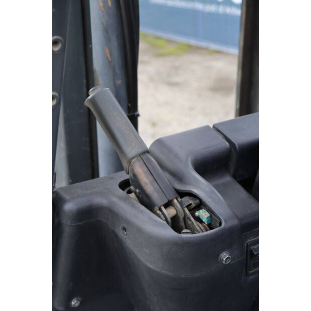 2011 NISSAN 1N1L18Q-47442000