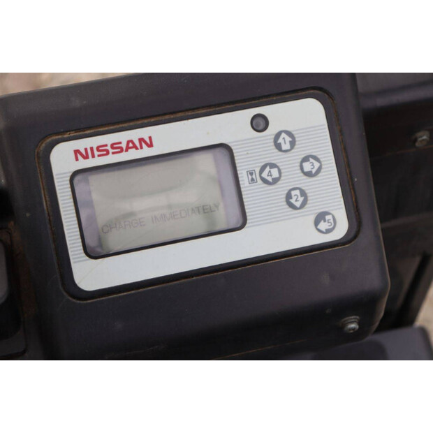 2011 NISSAN 1N1L18Q-47442003