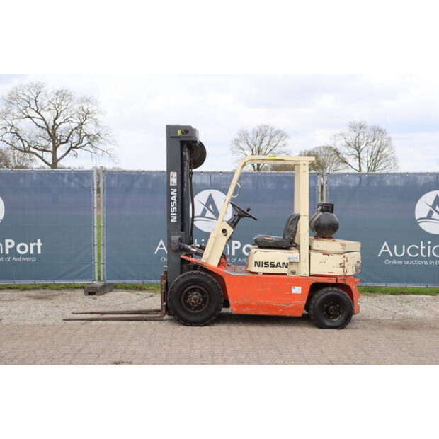 NISSAN PF02A20U-47442013