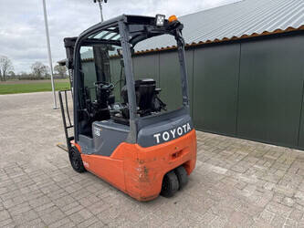 2014-toyota-8fbet16-1456958-47442180