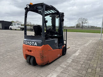 2014-toyota-8fbet16-1456958-47442182
