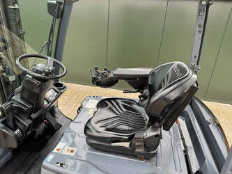 2014-toyota-8fbet16-1456958-47442185