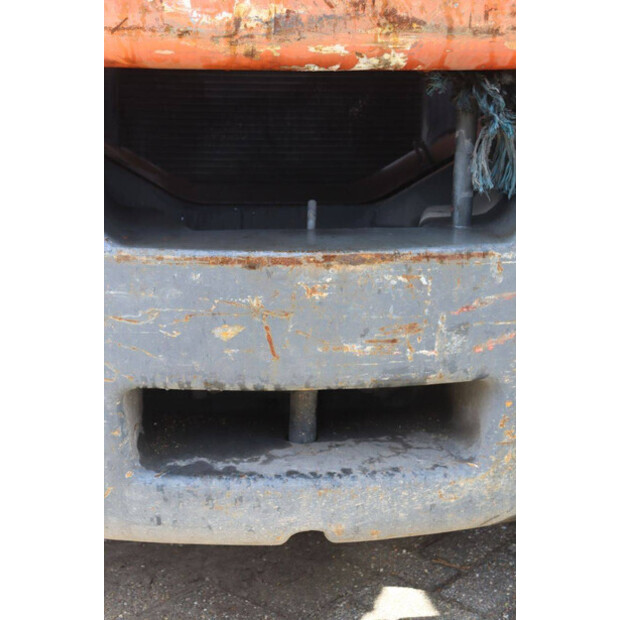 2005 Toyota D70-47442354