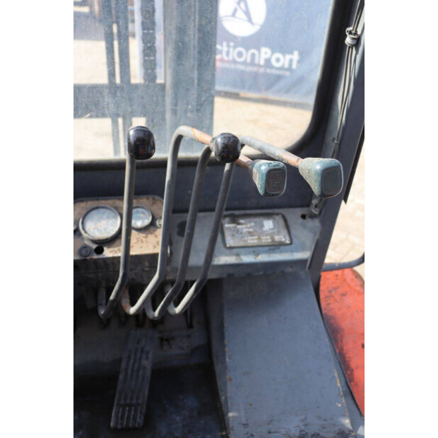 2005 Toyota D70-47442360