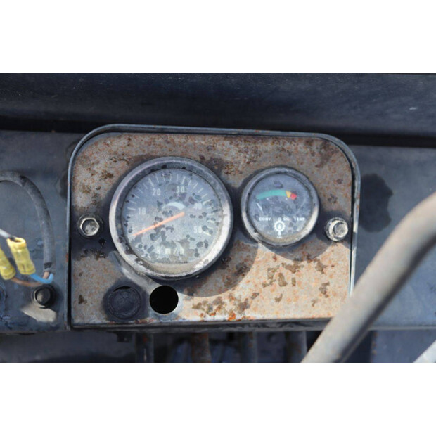 2005 Toyota D70-47442365