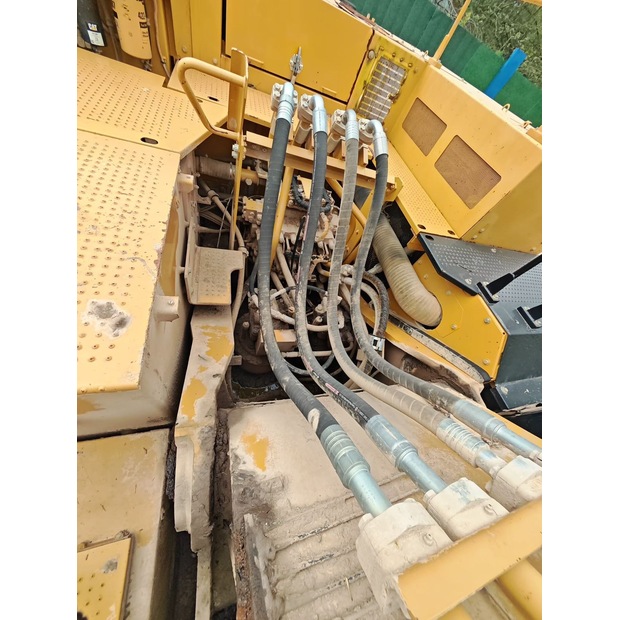 2017 Caterpillar 374FL-47442630