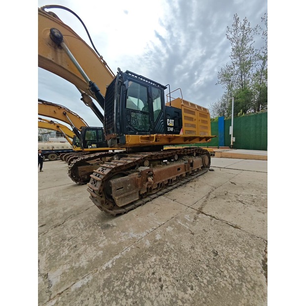 2017 Caterpillar 374FL-47442631