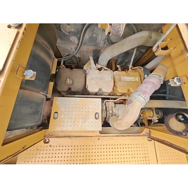 2017 Caterpillar 374FL-47442634