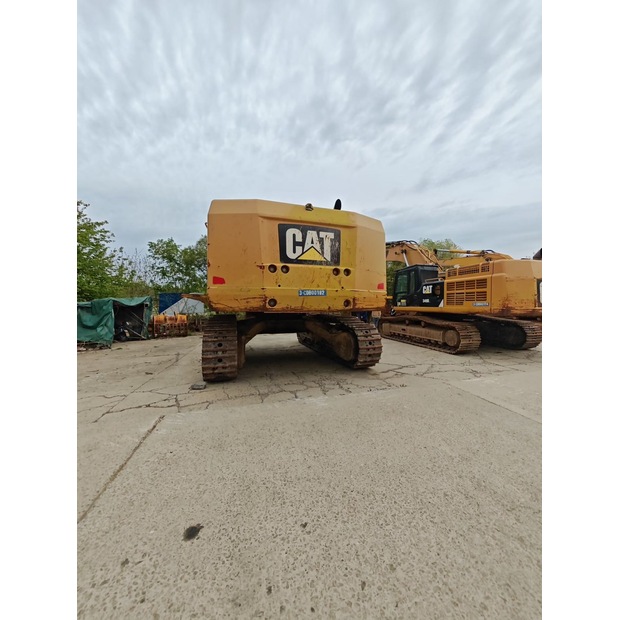 2017 Caterpillar 374FL-47442636