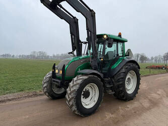 Image de TRACTEURS 2005 Valtra C110