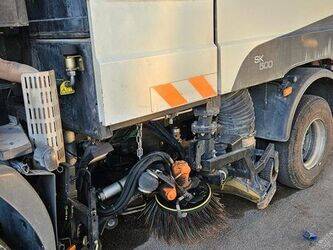 2012-renault-midlum-1456709-47456605
