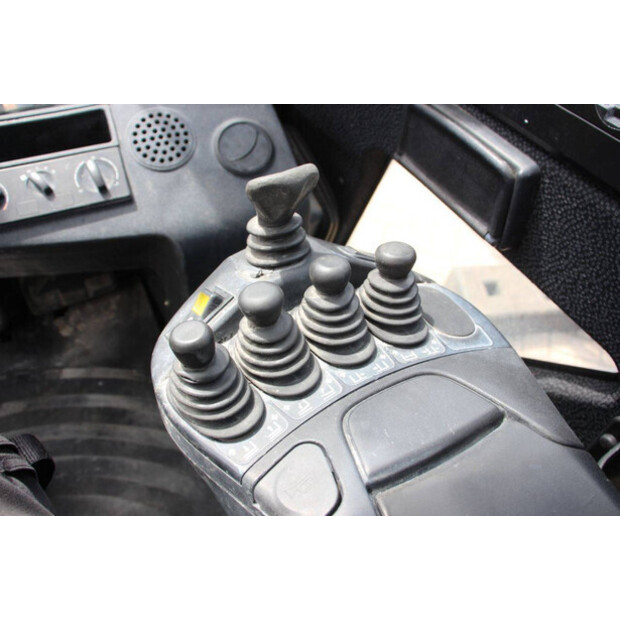 2018 Fenwick-Linde H35D-02-47460180