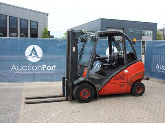 Image de CHARIOTS ÉLÉVATEURS 2012 Linde H30T-01 À vendre à Belgique