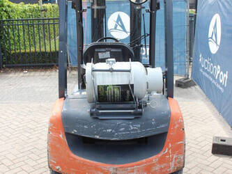 2010-toyota-02-8fgf25-1457123-47460707