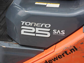 2010-toyota-02-8fgf25-1457123-47460720