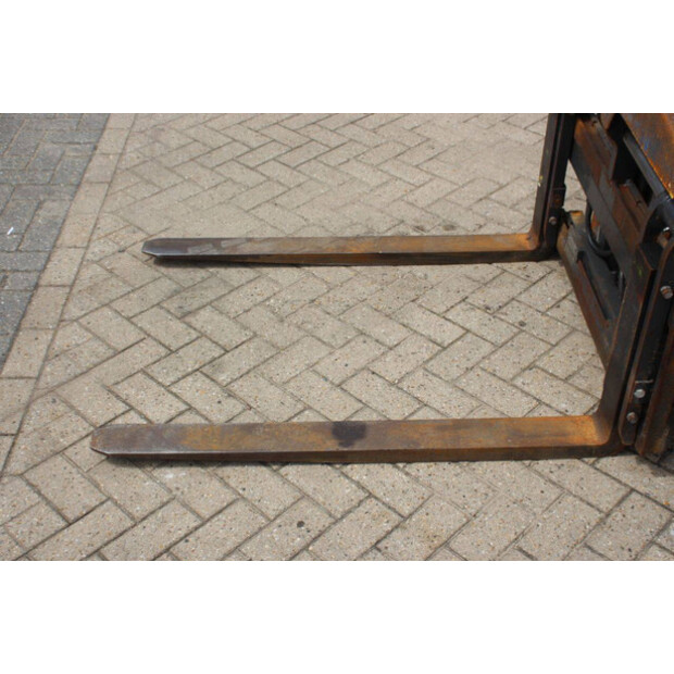2013 Fenwick-Linde H25T-02-47460986
