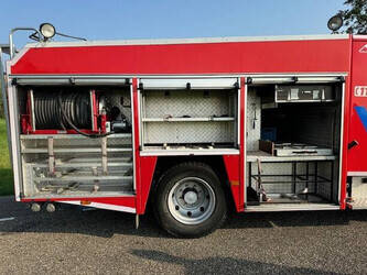 1996-mercedes-benz-1124-1457166-47462215