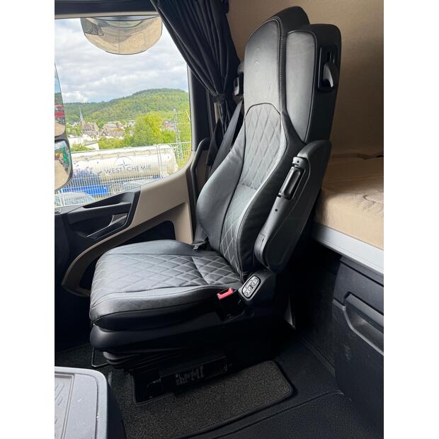 2017 Mercedes-Benz 3553L-47462868