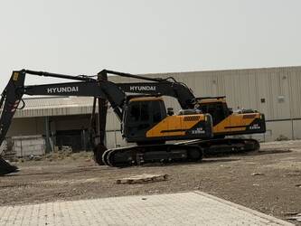 صورة ل حفارات مجنزرة 2018 هيونداي HX220HD