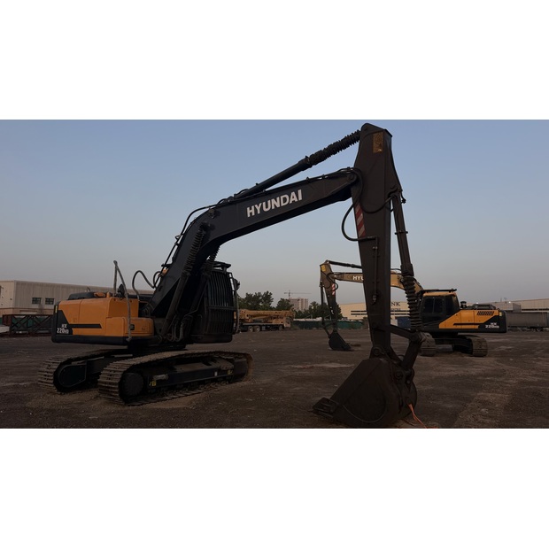 2018 Hyundai HX220HD-47462910