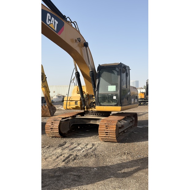 2011 Caterpillar 320D-47462911