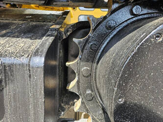 2021-caterpillar-323-1457379-47470275