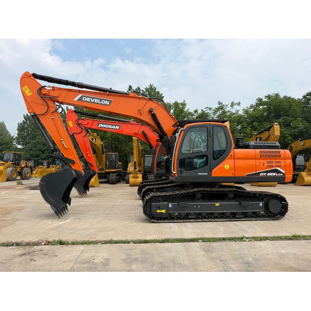 2023 Develon DX225LCA-47484705