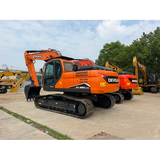 2023 Develon DX225LCA-47484706