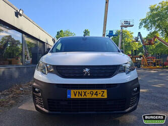 2022-peugeot-partner-1457482-47485160
