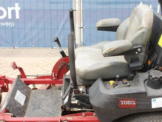 2014-toro-zeroturn-7000-1457097-47489067