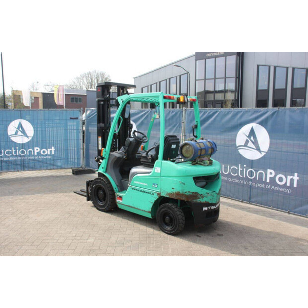 2013 MITSUBISHI FG25N-47492604