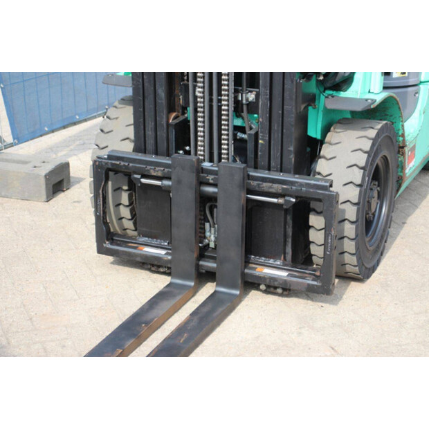 2013 MITSUBISHI FG25N-47492611