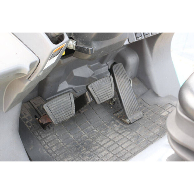 2013 MITSUBISHI FG25N-47492626